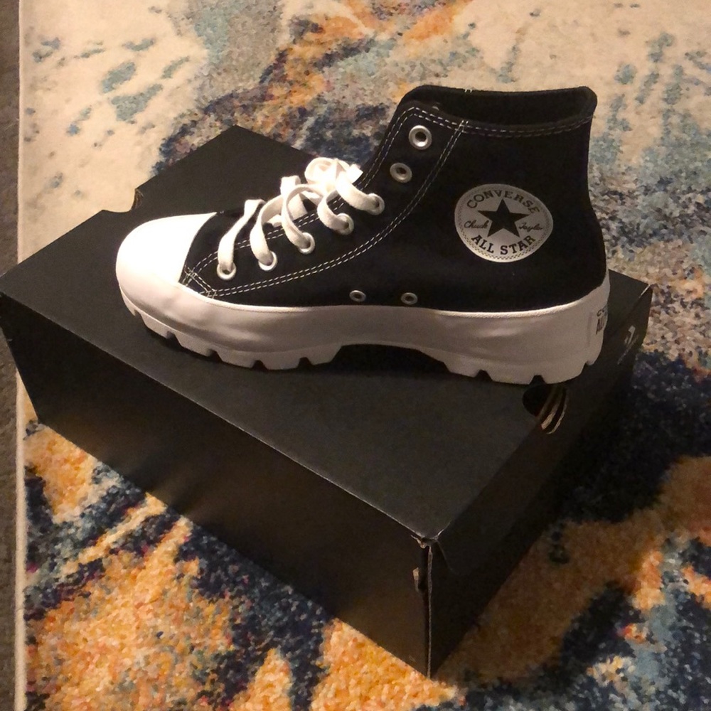 Black Converse Lugs